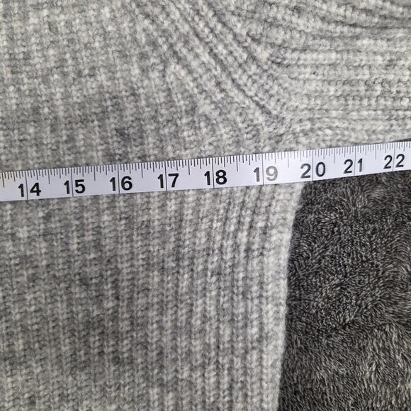 H&M Sweater Dress Cozy Soft Long Sleeve Gray Above Knee Length Size Small - Picture 5 of 6